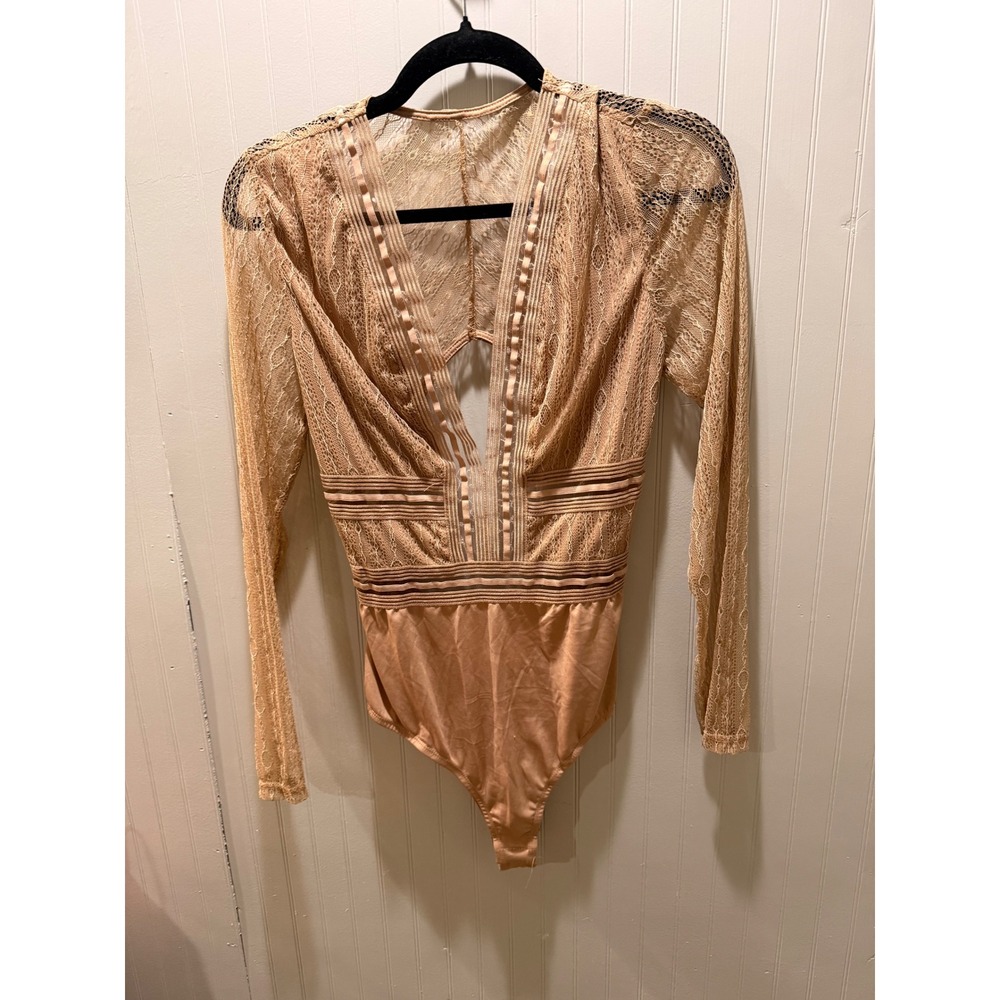 Lulus Tan Beige Lace Long Sleeve Plunging V-Neck Bodysuit NWT Large
